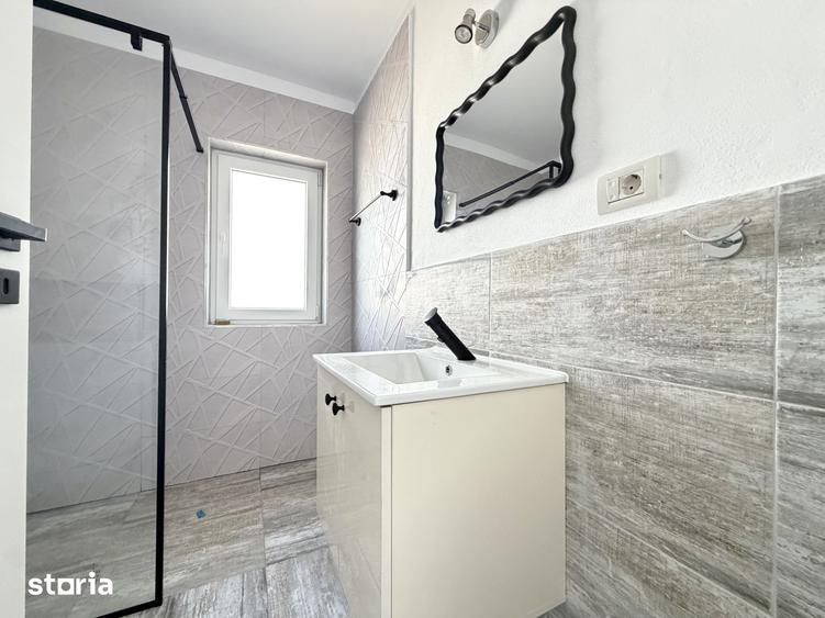 Casă cu 3 camere cu Canalizare în Sânandrei