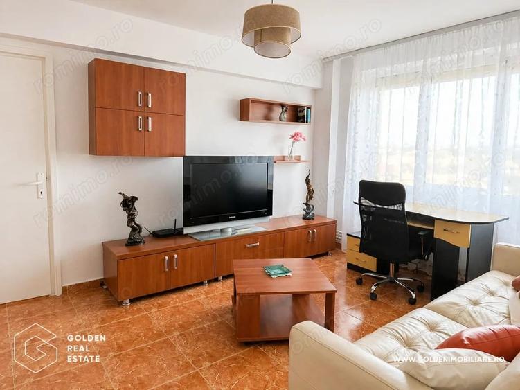 Apartament cu 3 camere semidecomandat în Central