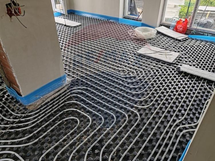 Casă individuală cu 4 camere cu Teren 450 Mp în Săbăreni