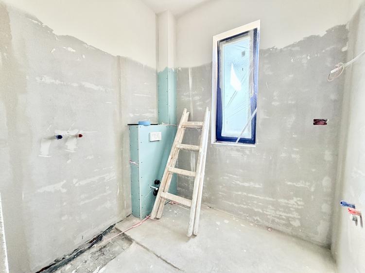 Apartament cu 3 camere semidecomandat în Moșnița Nouă