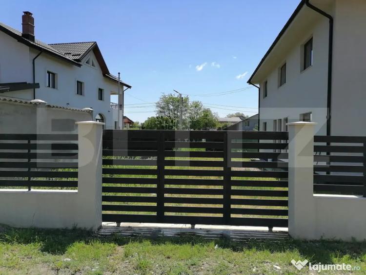 Casă cu 7 camere cu Teren 488 Mp în Valea