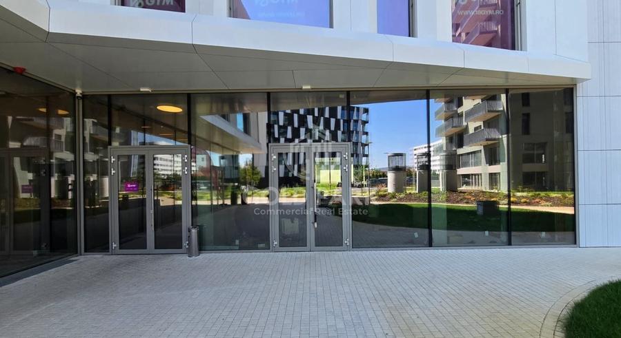 Spațiu comercial, de 173.39999389648 mp, în Mărăști