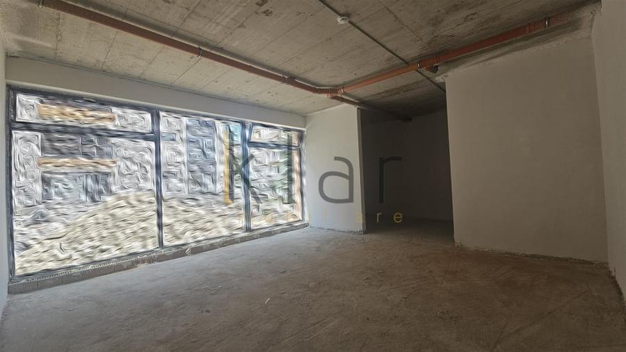 Spațiu comercial, de 372 mp, în Între Lacuri