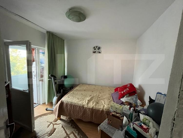 Apartament cu 3 camere decomandat, mobilat în Victoria