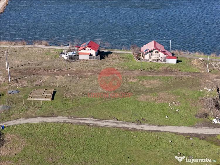 Teren Intravilan 2380 mp Langa Lac, Corbu - 1