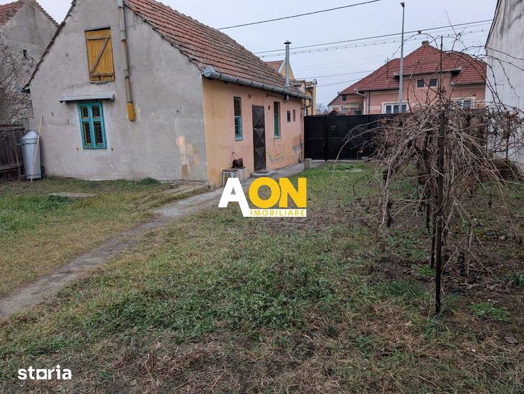 Casă cu 2 camere cu Teren 758 Mp în Central