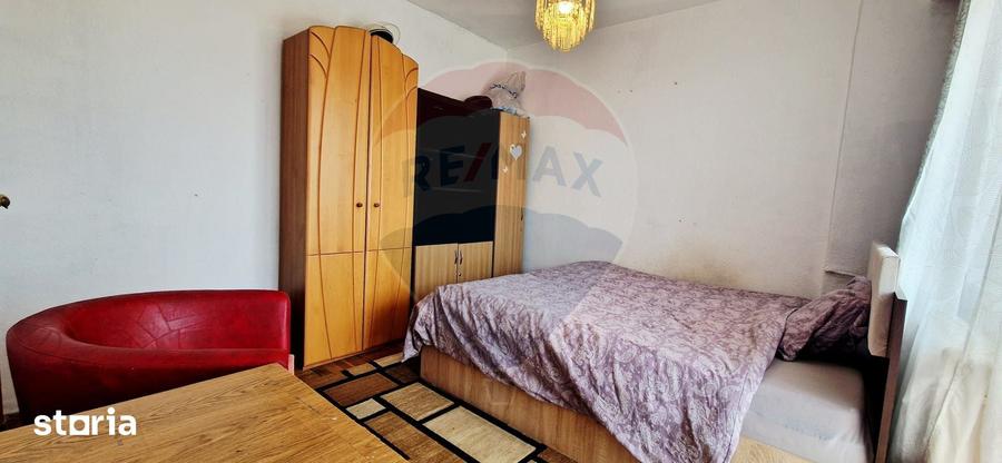 Apartament cu 2 camere decomandat în Polivalentă