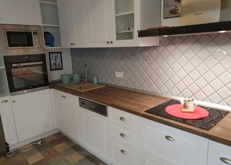 Apartament cu 2 camere semidecomandat, mobilat în Dămăroaia