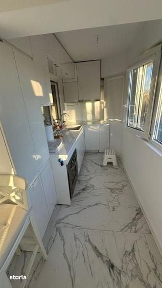 Apartament cu 3 camere semidecomandat în Pantelimon