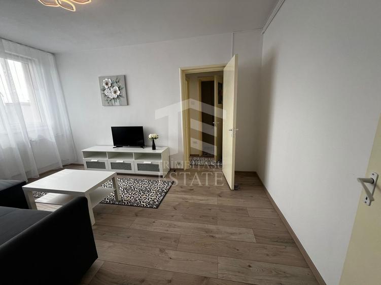 Apartament cu 3 camere semidecomandat, mobilat în Drumul Taberei