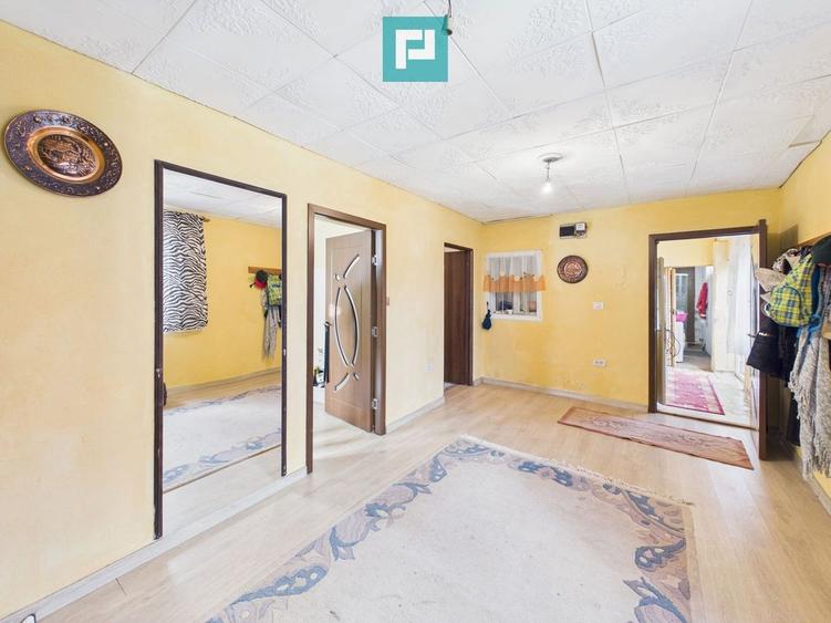 Casă cu 5 camere cu Teren 745 Mp în Vladimirescu