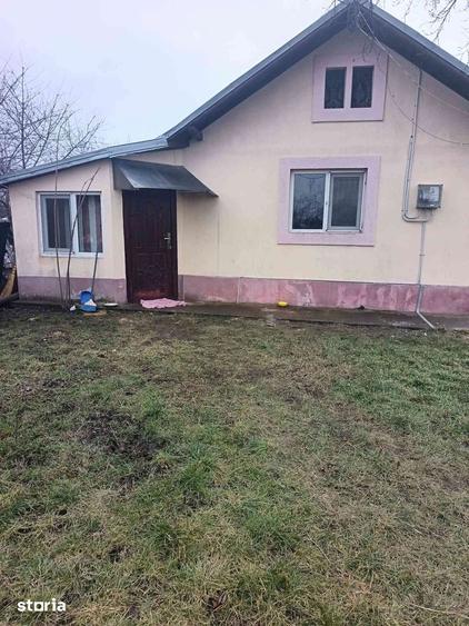Casă cu 3 camere cu Teren 1100 Mp în Baba Ana
