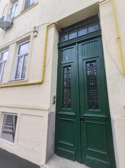 Apartament cu 2 camere semidecomandat, mobilat în Exterior Vest