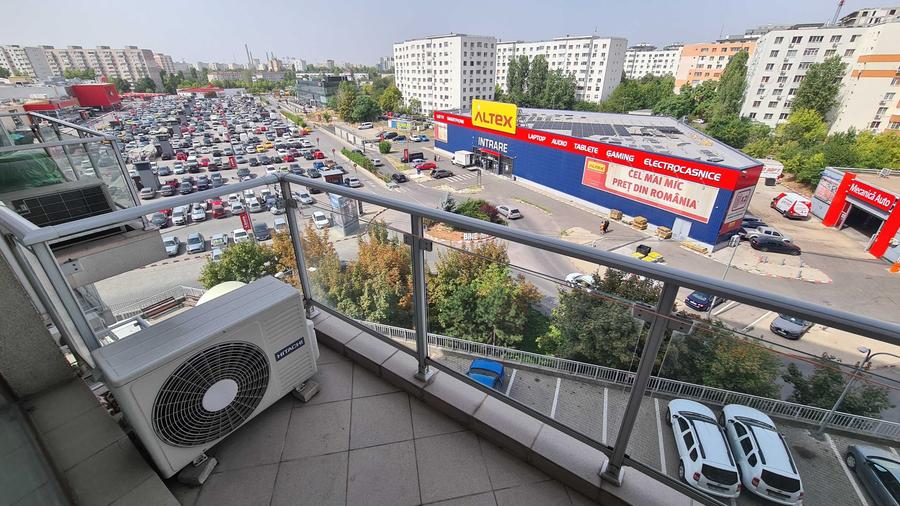 Garsonieră decomandată în Titan