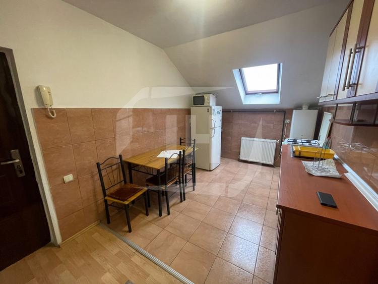 Apartament cu 2 camere decomandat, mobilat în Zorilor