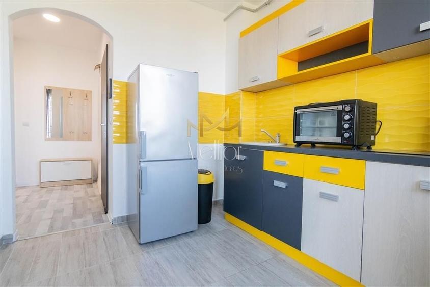 Apartament cu 3 camere semidecomandat în Andrei Mureșanu