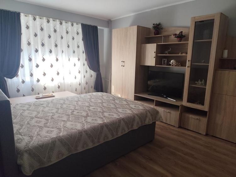 Inchiriez apartament doua camere - 1