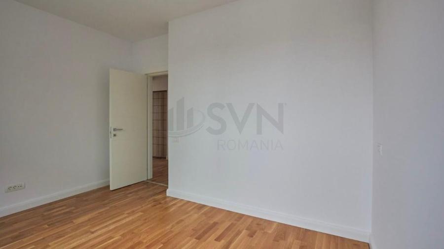 Apartament cu 4 camere decomandat în Pipera