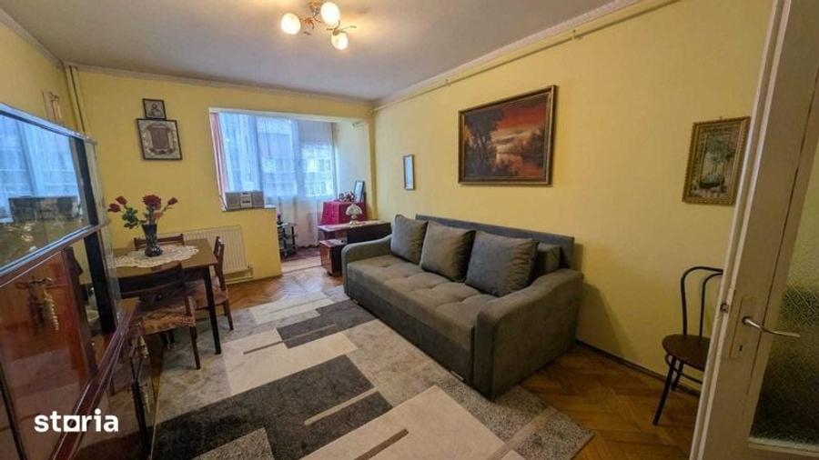 Apartament cu 2 camere decomandat în Petros