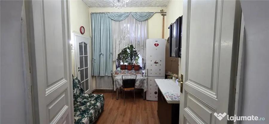 Apartament cu 4 camere decomandat în Fabric
