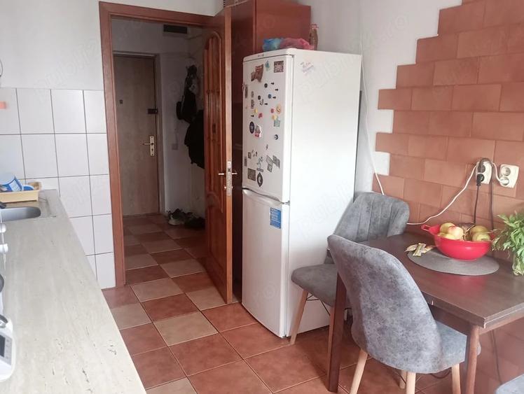 Apartament cu 3 camere decomandat în Brâncoveanu