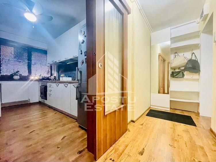 Apartament cu 2 camere semidecomandat, mobilat în Podgoria