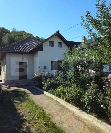 Casă individuală cu 4 camere cu Teren 980 Mp în Brănești
