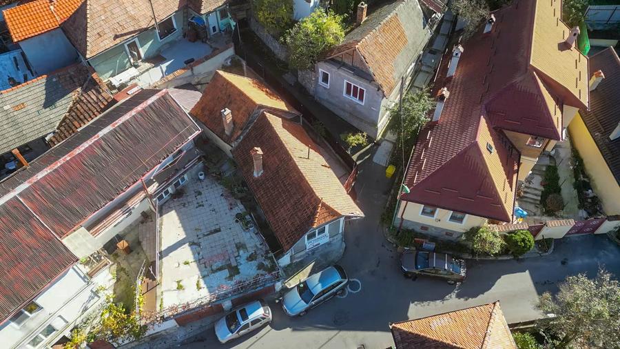 Casă individuală cu 2 camere cu Canalizare în Schei
