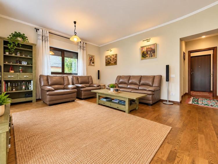 Casă individuală cu 5 camere cu Teren 420 Mp în Corbeanca