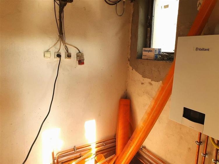 Casă individuală cu 5 camere cu Teren 1480 Mp în Biharia