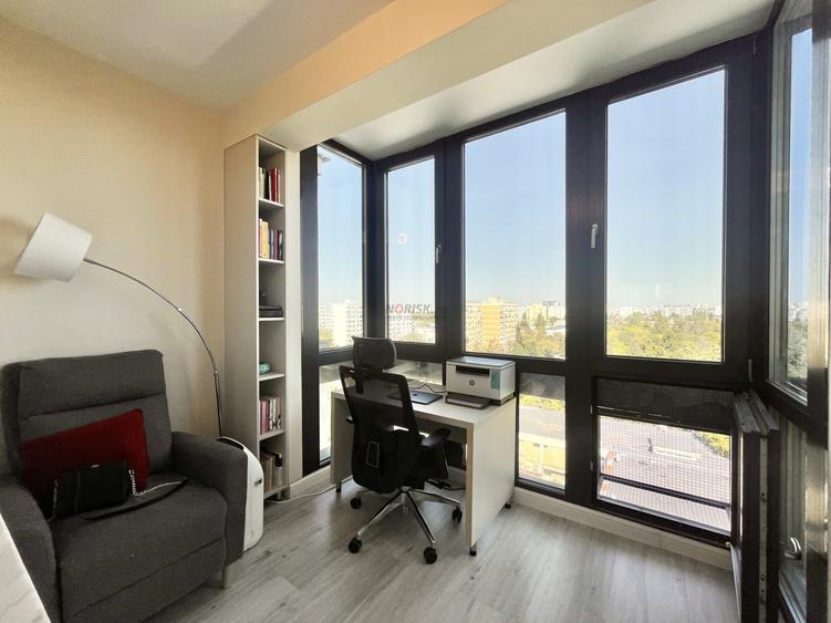 Apartament cu 3 camere semidecomandat, mobilat în Titan