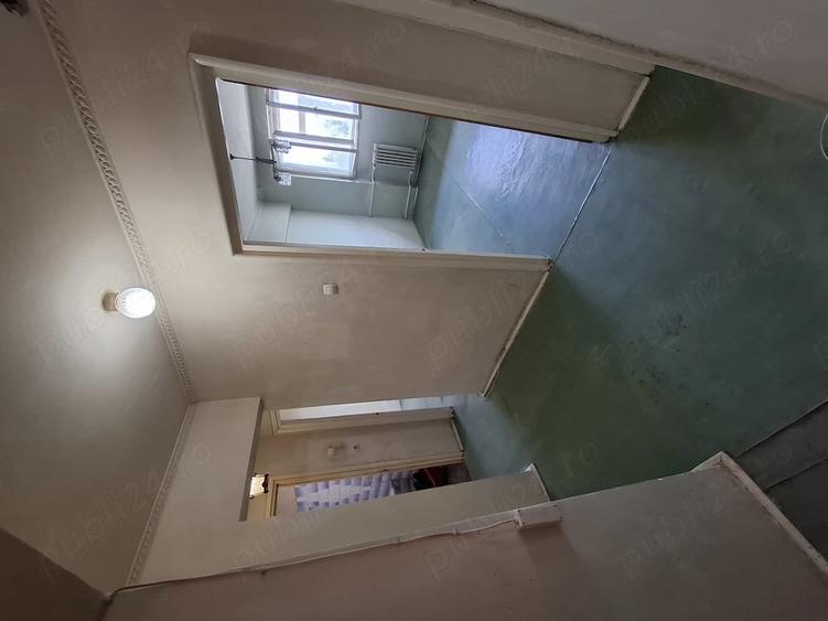 Apartament cu 3 camere decomandat în Drumul Taberei