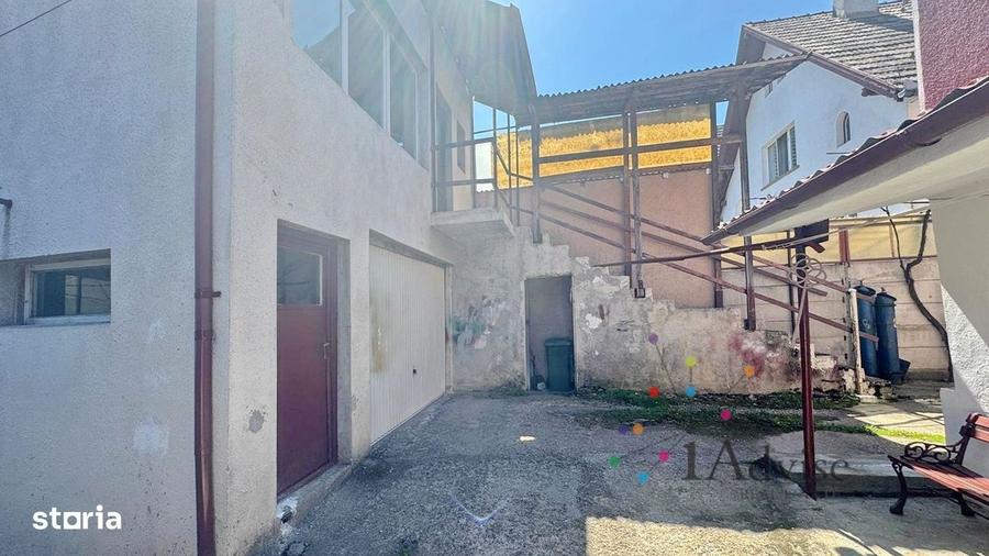 Casă cu 4 camere în Noua