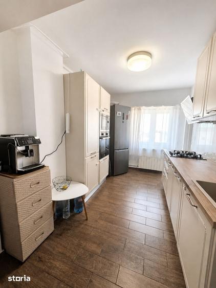 Apartament cu 3 camere în Nerva Traian
