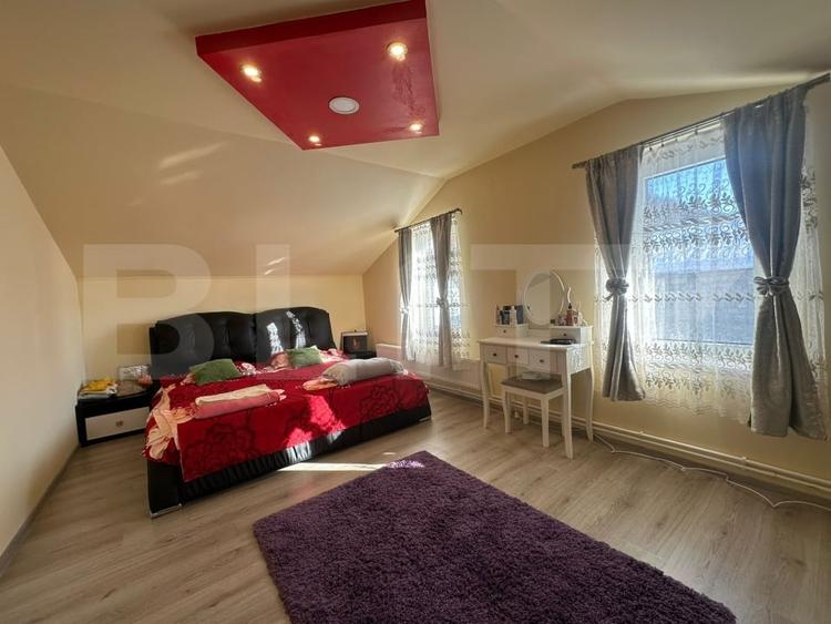 Casă individuală cu 4 camere cu Canalizare în Vulcan