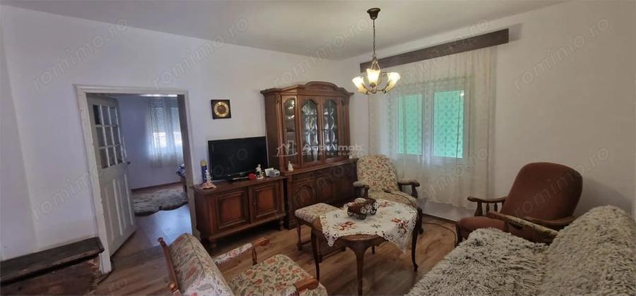 Casă cu Teren 1400 Mp în Brebu