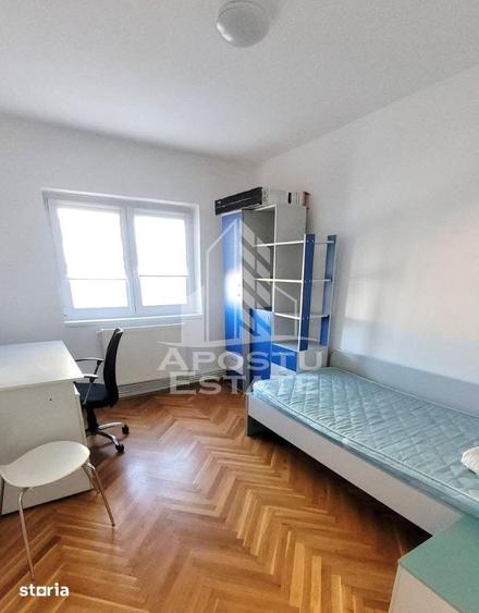 Apartament cu 3 camere, mobilat în Soarelui
