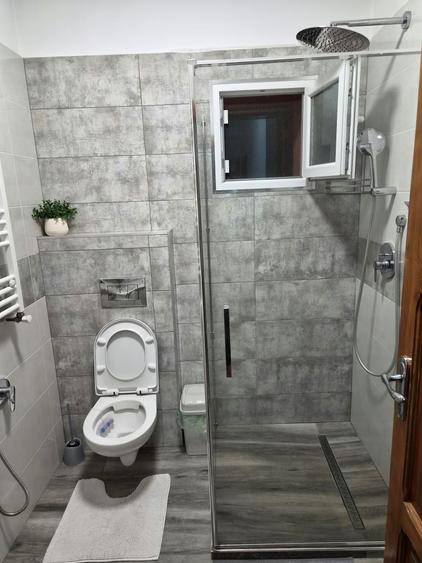 Apartament cu 3 camere decomandat în Chișoda