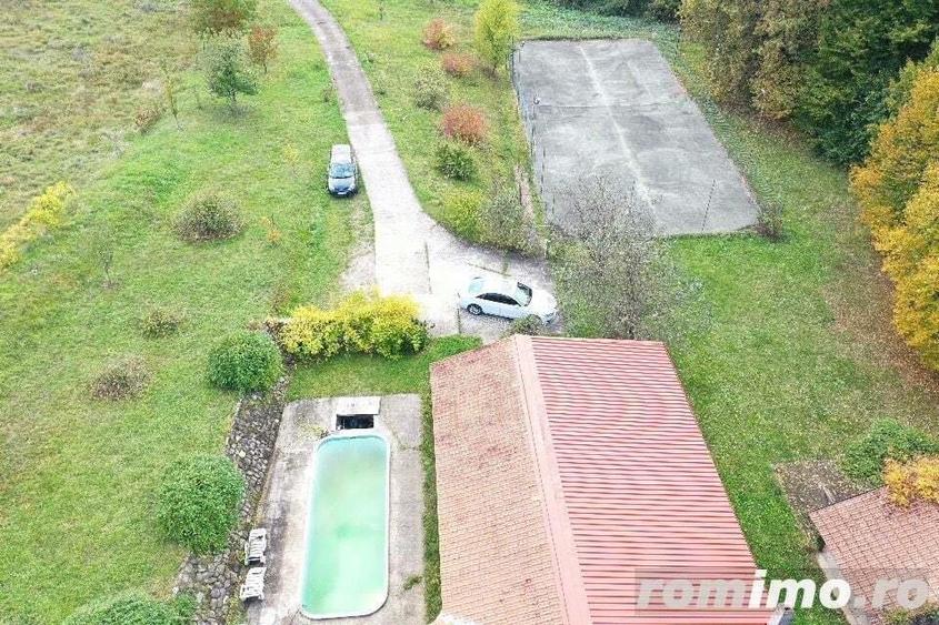 Casă cu 5 camere cu Teren 60875 Mp în Beiuș