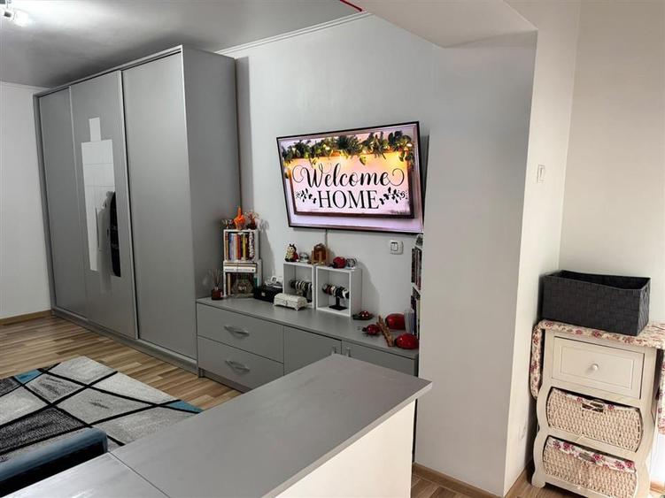 Apartament cu 2 camere decomandat în Apollo