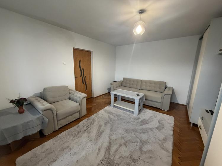 Apartament cu 2 camere decomandat, mobilat în Cetate
