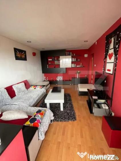 Apartament cu 3 camere decomandat în Triaj