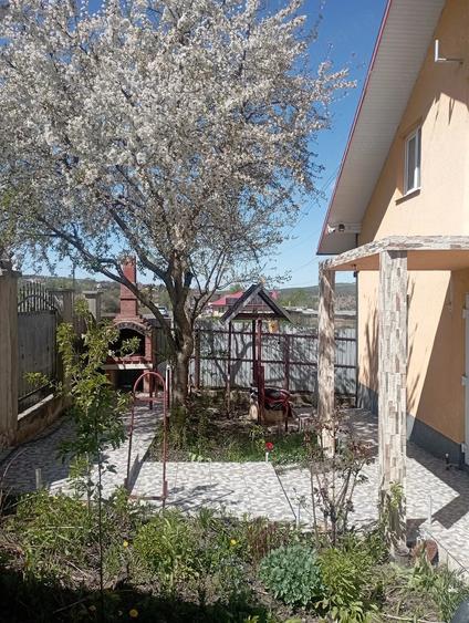 Casă cu 4 camere cu Teren 700 Mp în Central