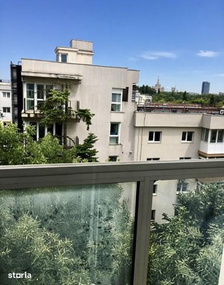 Apartament cu 3 camere decomandat în Băneasa