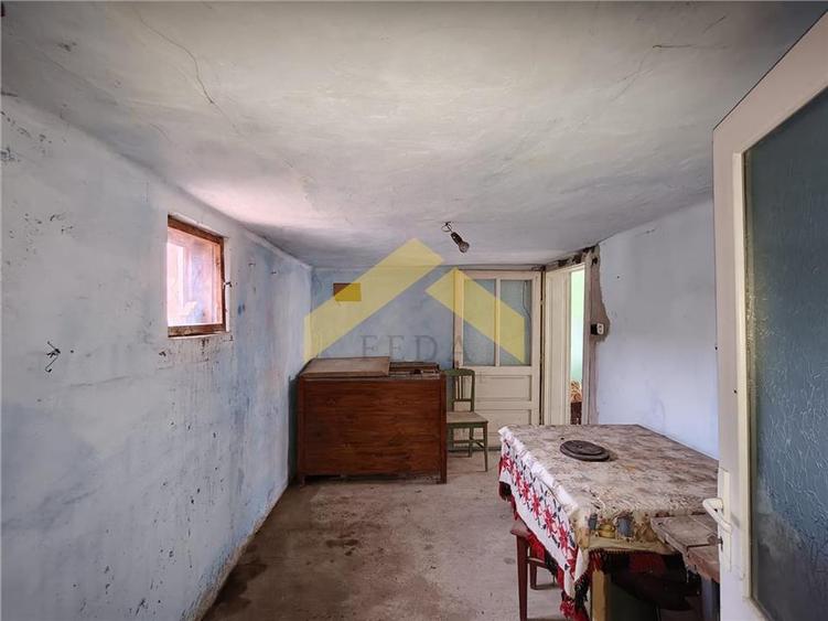 Casă individuală cu 4 camere cu Canalizare în Periferie