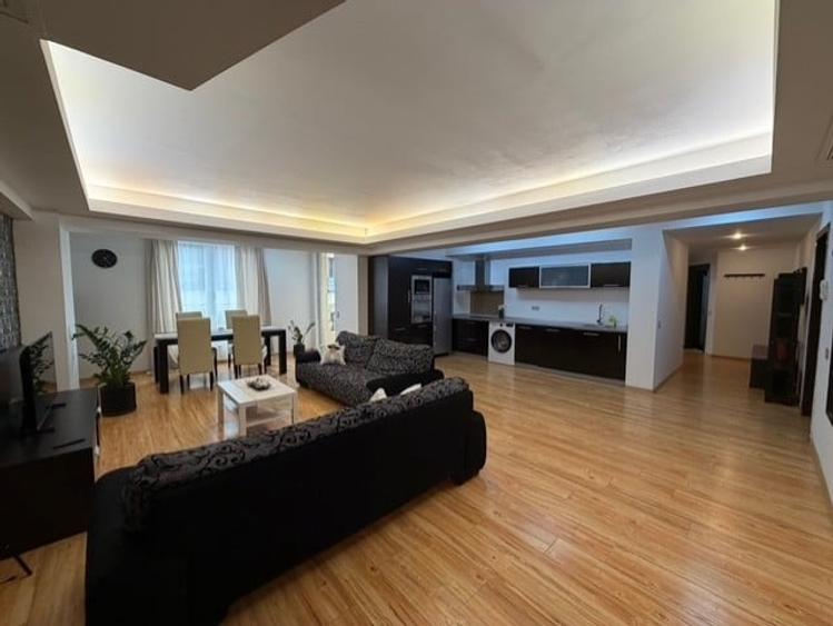 Apartament cu 3 camere decomandat în Nordului