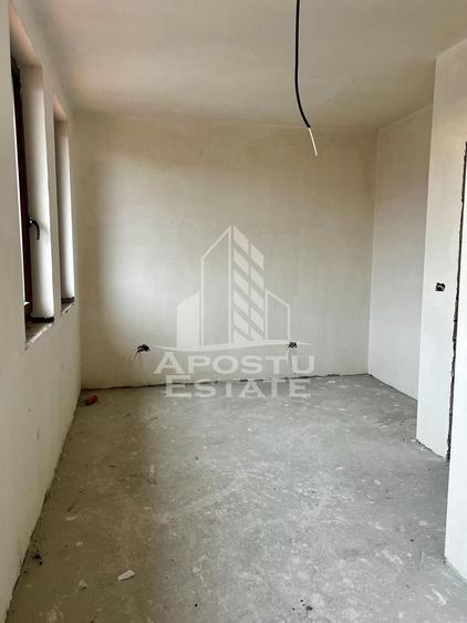 Apartament cu 4 camere semidecomandat în Alfa