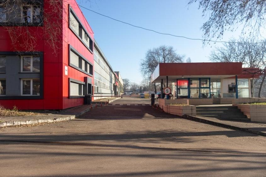 Spațiu industrial, de 1,000 mp, în Tătărași