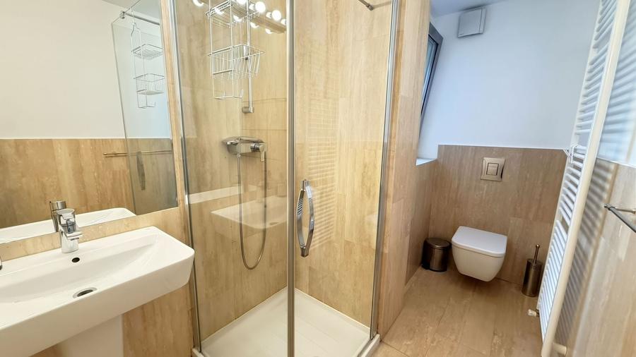Apartament cu 2 camere decomandat, mobilat în Dacia