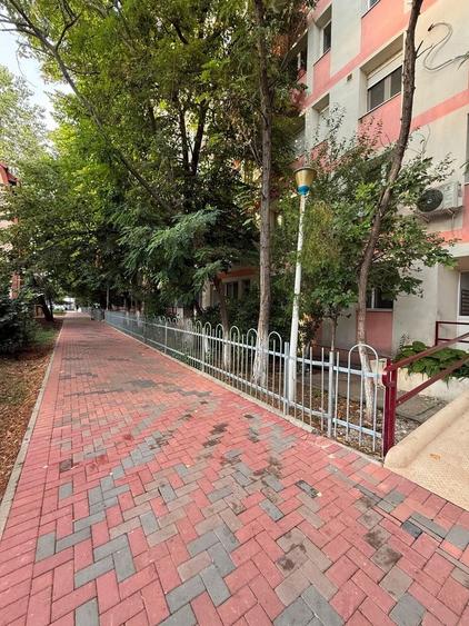 Apartament cu 2 camere semidecomandat în Dristor